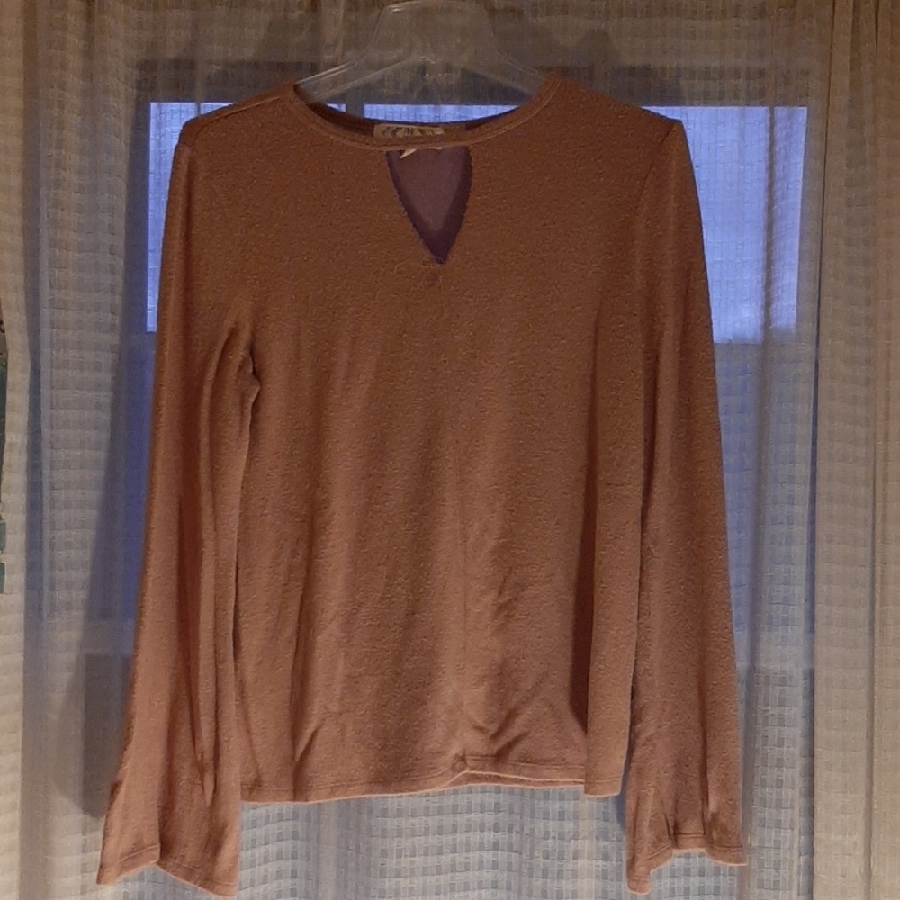 Lighweight sweater